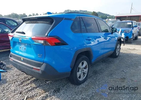 2020 Toyota Rav4 Xle z USA, uszkodzony, nr VIN JTMP1RFV2LD060667